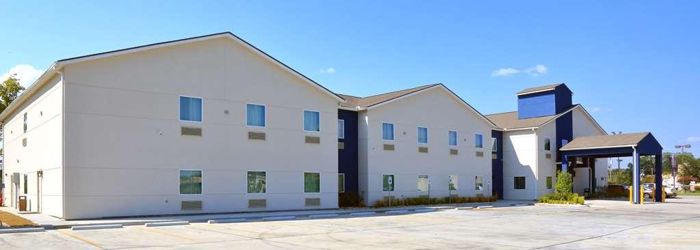 Americas Best Value Inn & Suites-Prairieville Экстерьер фото